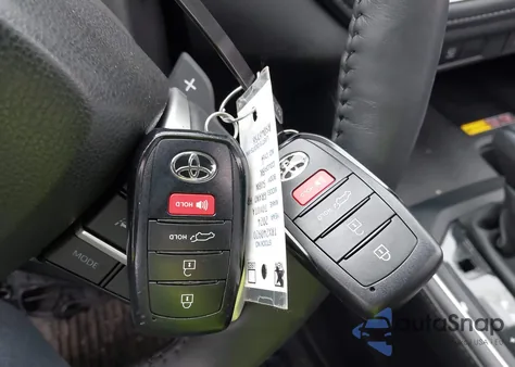 2024 Toyota Grand Highlander Platinum z USA, uszkodzony, nr VIN 5TDAAAB53RS046156